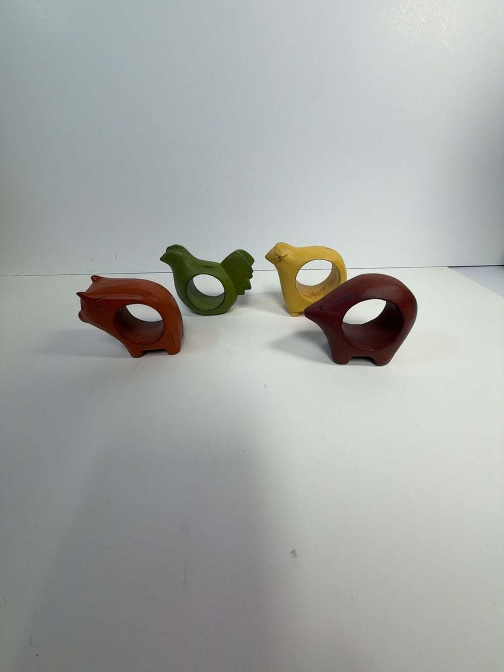 Set of 4 Vintage Hand-Carved Painted Wooden Animal‎ Napkin Rings